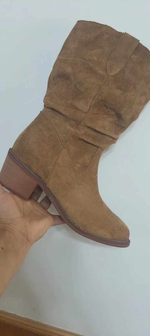 中筒马丁靴复古港风方头户外女靴厚款长筒