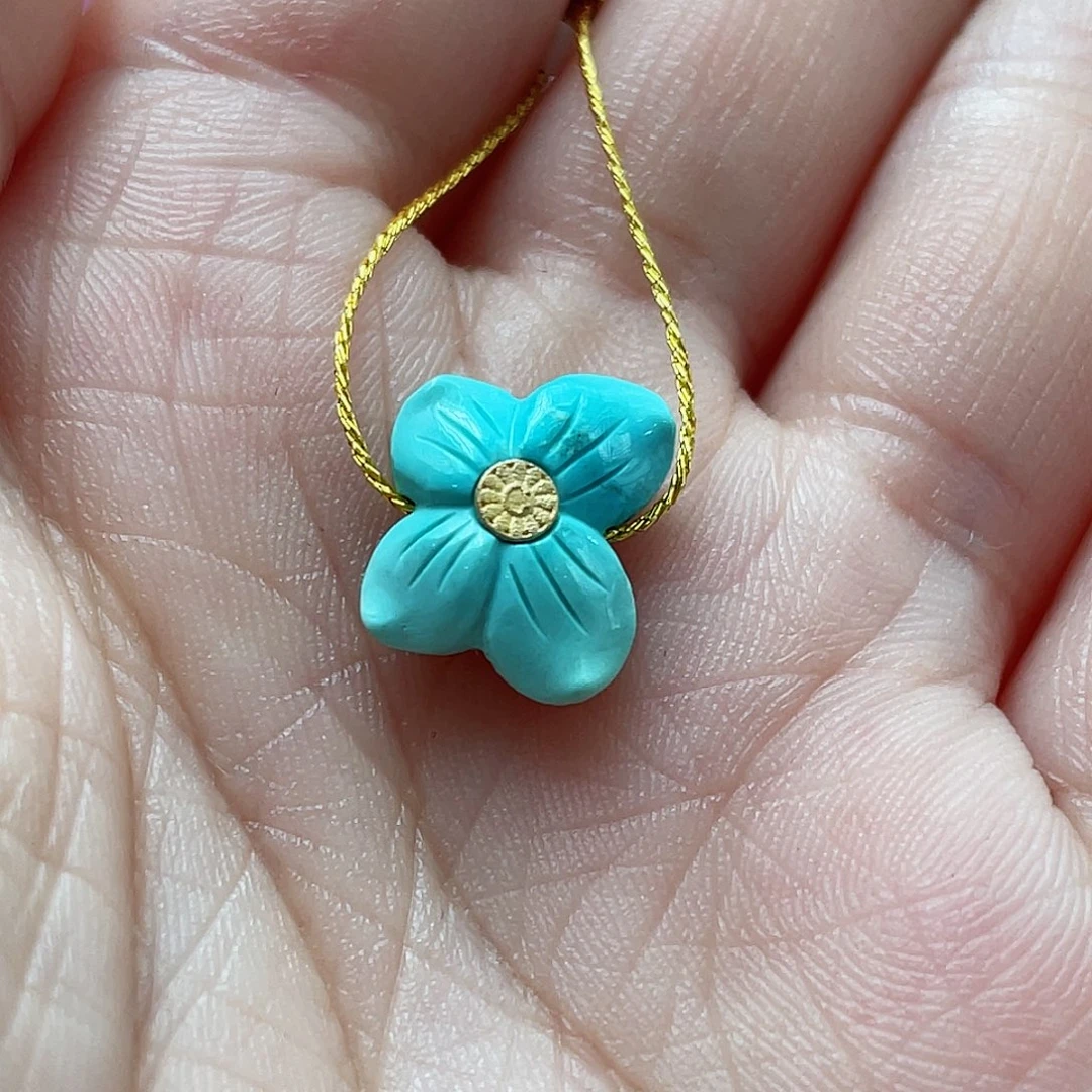 绿松石颈饰未镶嵌