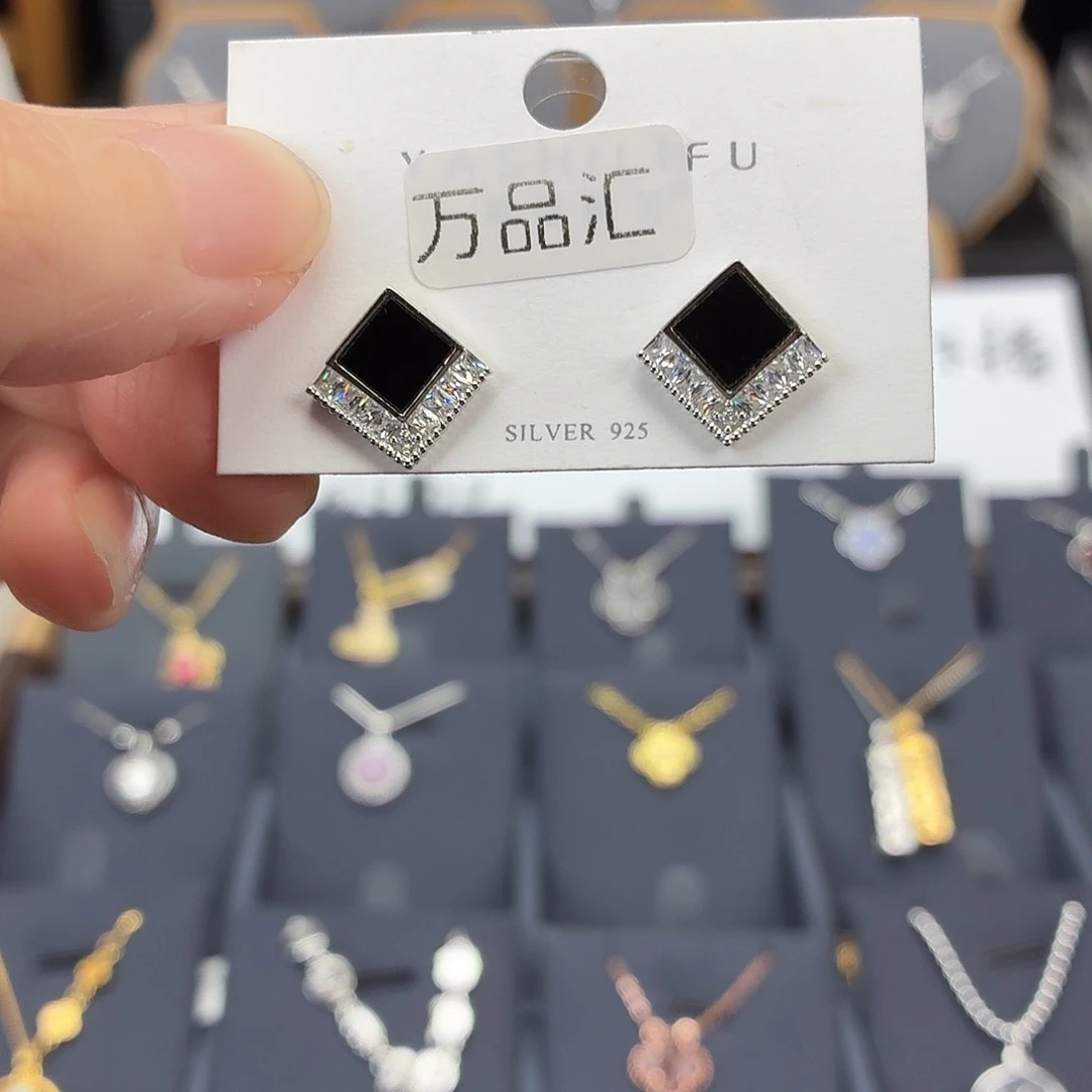 ****财925银玻璃菱形耳钉