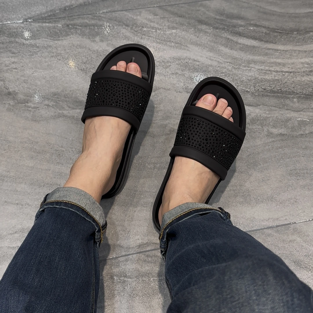 夏季男士时尚外穿水钻软皮一字拖休闲沙滩鞋