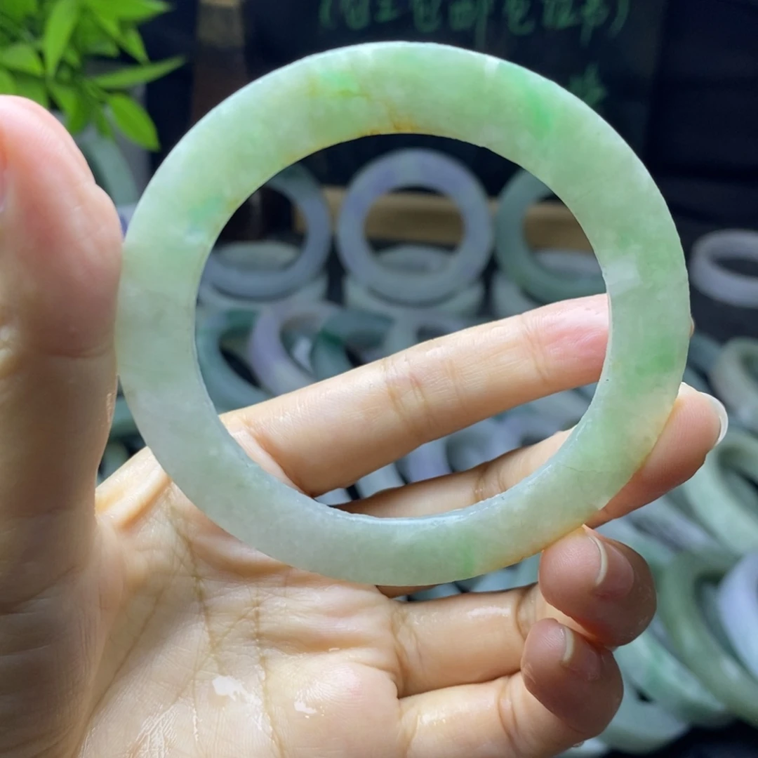 定制翡翠未镶嵌手镯