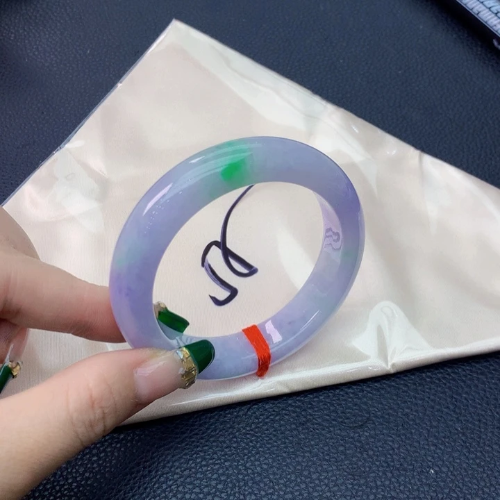 翡翠手镯未镶嵌翡翠手镯