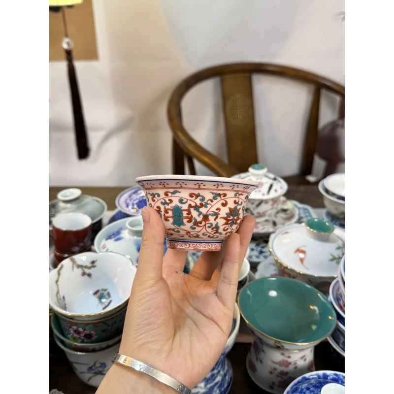 缠枝莲画片主人杯