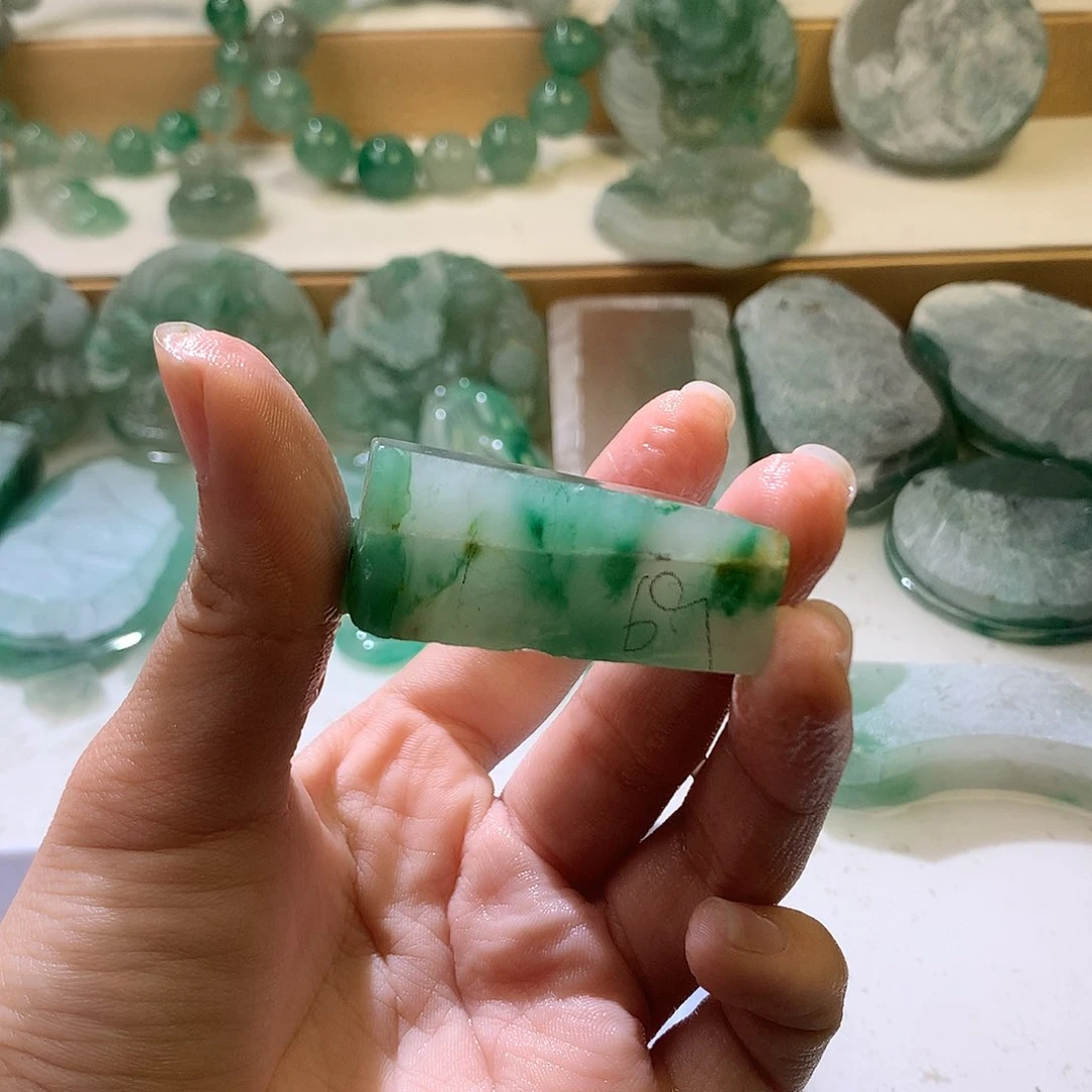 石英质玉未镶嵌珠宝半成品