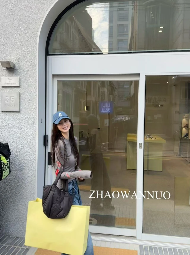 ZHAO WANNUO 丨克罗满印十字红唇贴皮加绒上衣NC0324