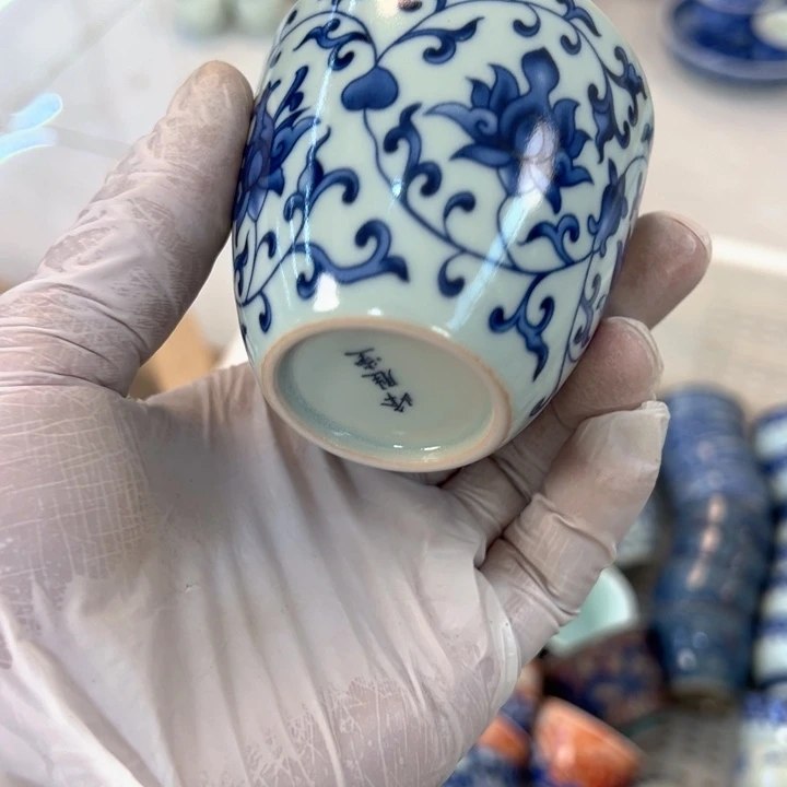 瓷片白青花缠枝莲看到主人杯
