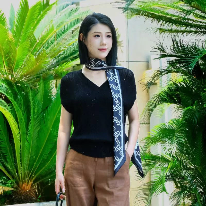 GIRDEAR/哥弟 1399605 哥弟新品气质镂空亮片显瘦时尚套头星空T恤