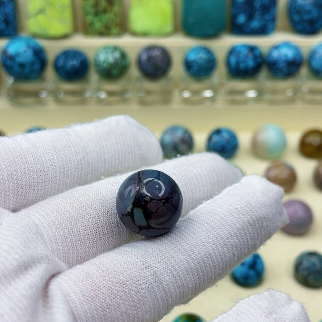 未镶嵌绿松石颈饰