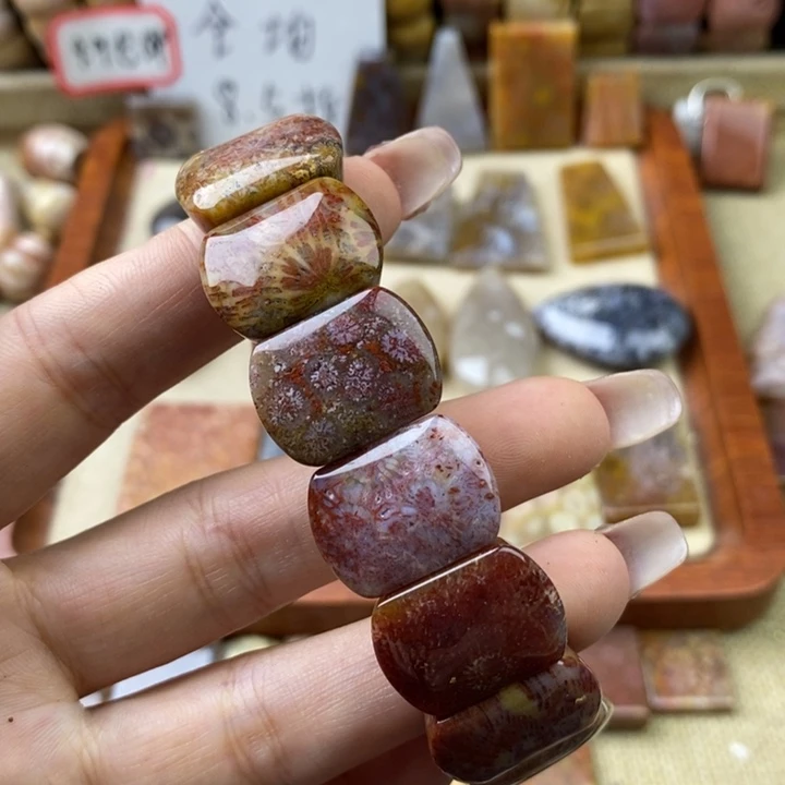 石英岩玉合金颈饰