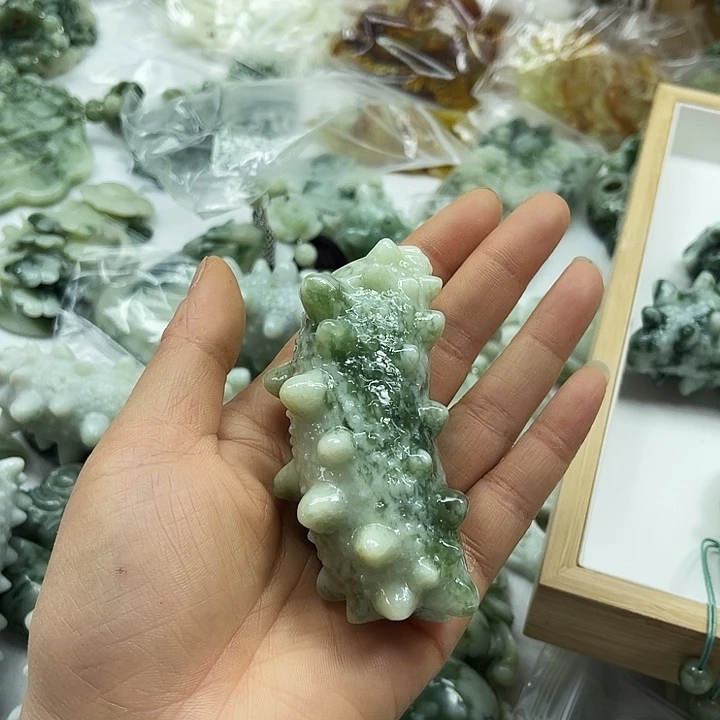 雪***飞透闪石-蛇纹石玉未镶嵌颈饰