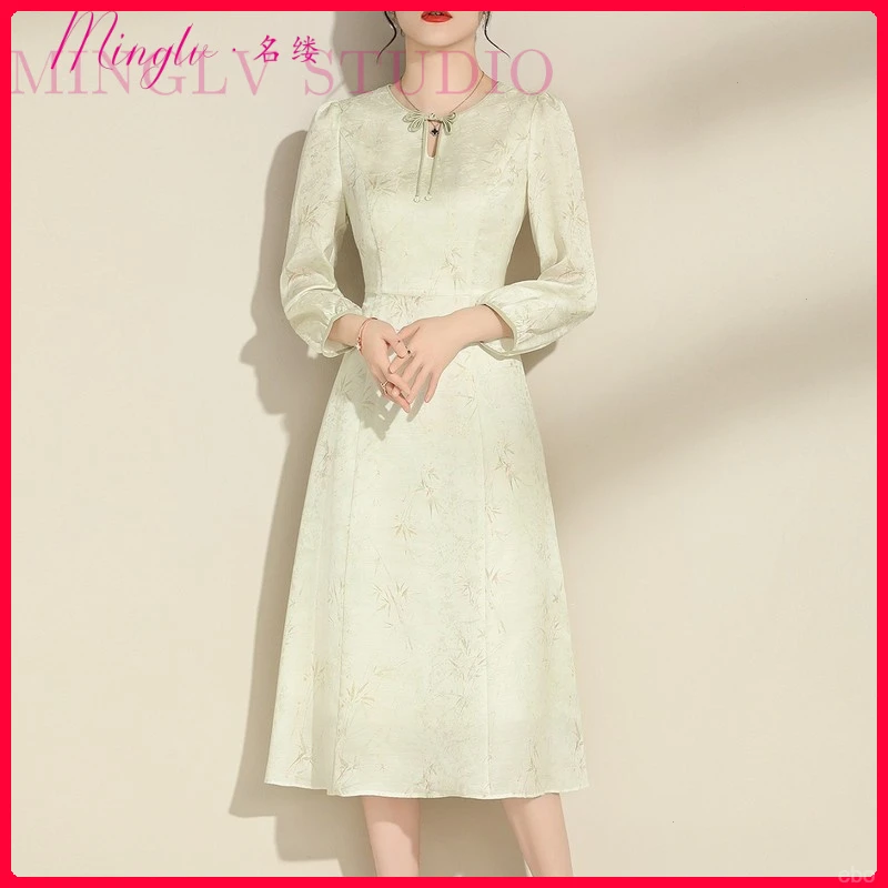 2025年新款高端精致绿色连衣裙女时尚阔太太超好看气质春秋季裙子