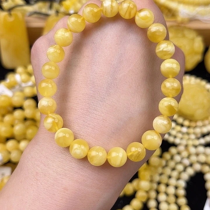 琥珀未镶嵌颈饰琥珀，多样性发其一