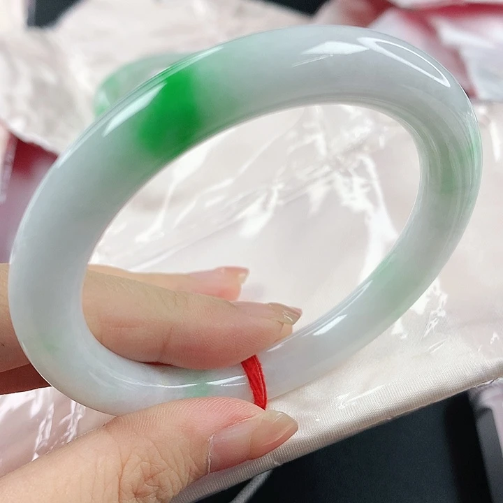 未镶嵌手镯翡翠，541