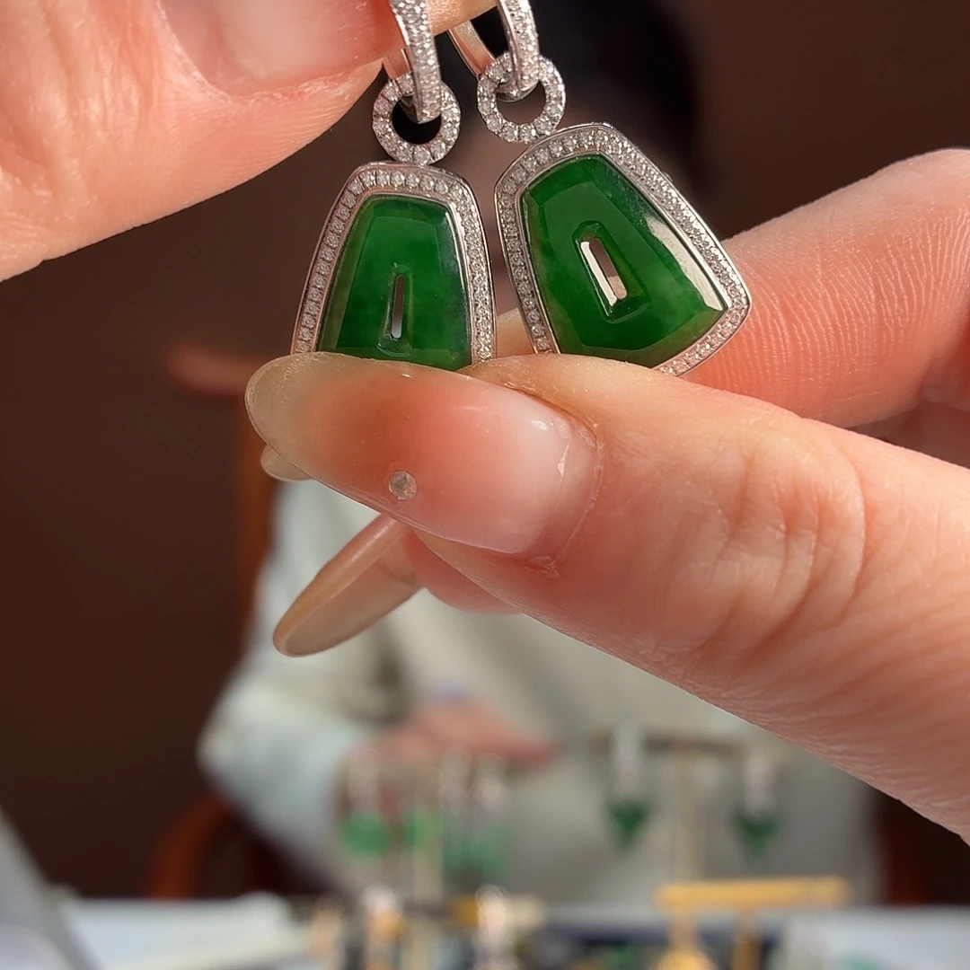 翡翠18K金镶嵌耳饰