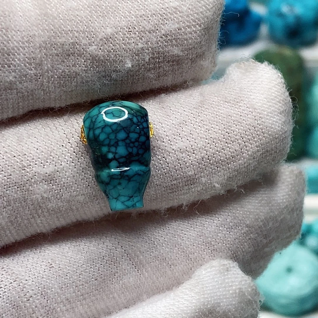绿松石未镶嵌天然原矿 地大质检8.3mm