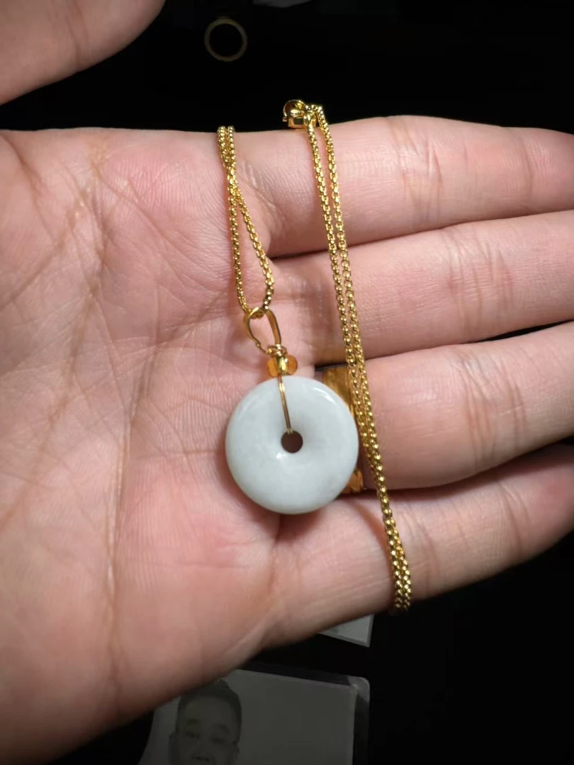 精美天然缅甸A货翡翠项坠多样性发其一