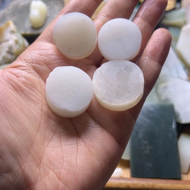 和田玉（糖玉）未镶嵌挂件