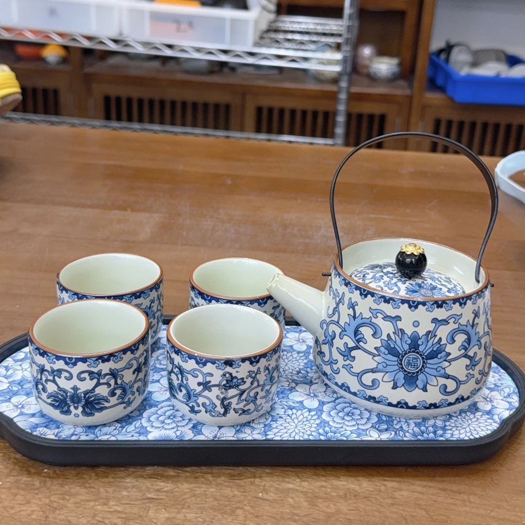 AS083 缠枝莲提梁壶一壶四杯带茶盘