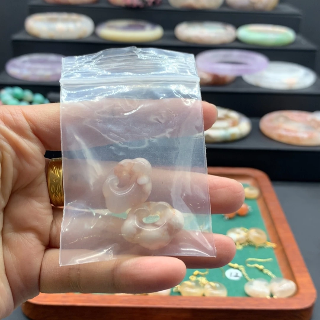 【闪购商品】玛瑙/玉髓耳钉未镶嵌落****君