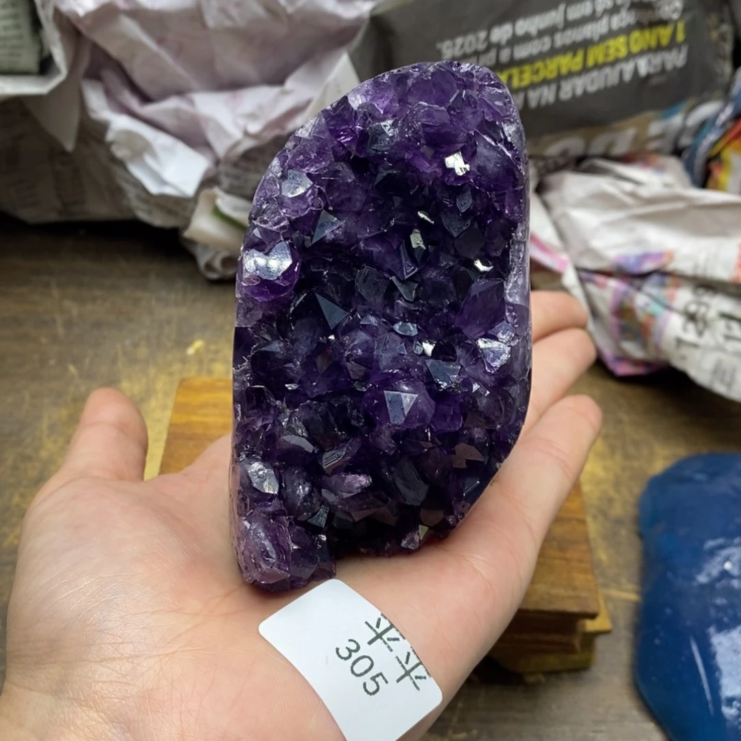 紫晶乌拉圭未镶嵌