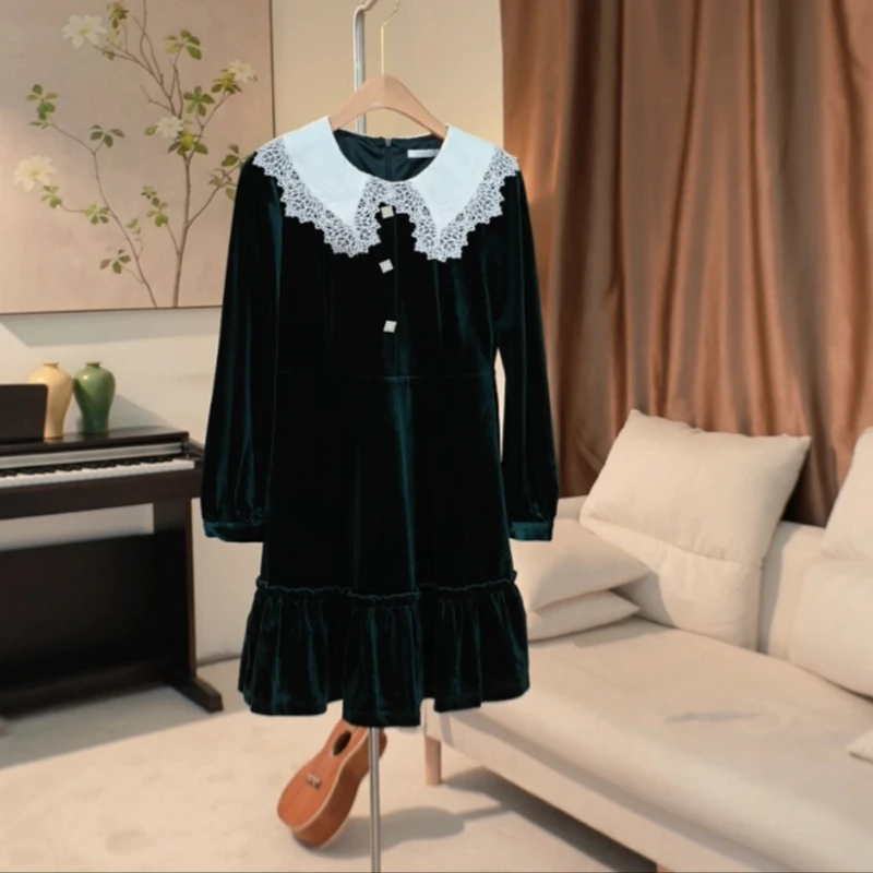 G168 钩花镂空蕾丝拼接娃娃领金丝绒连衣裙女 43YA36