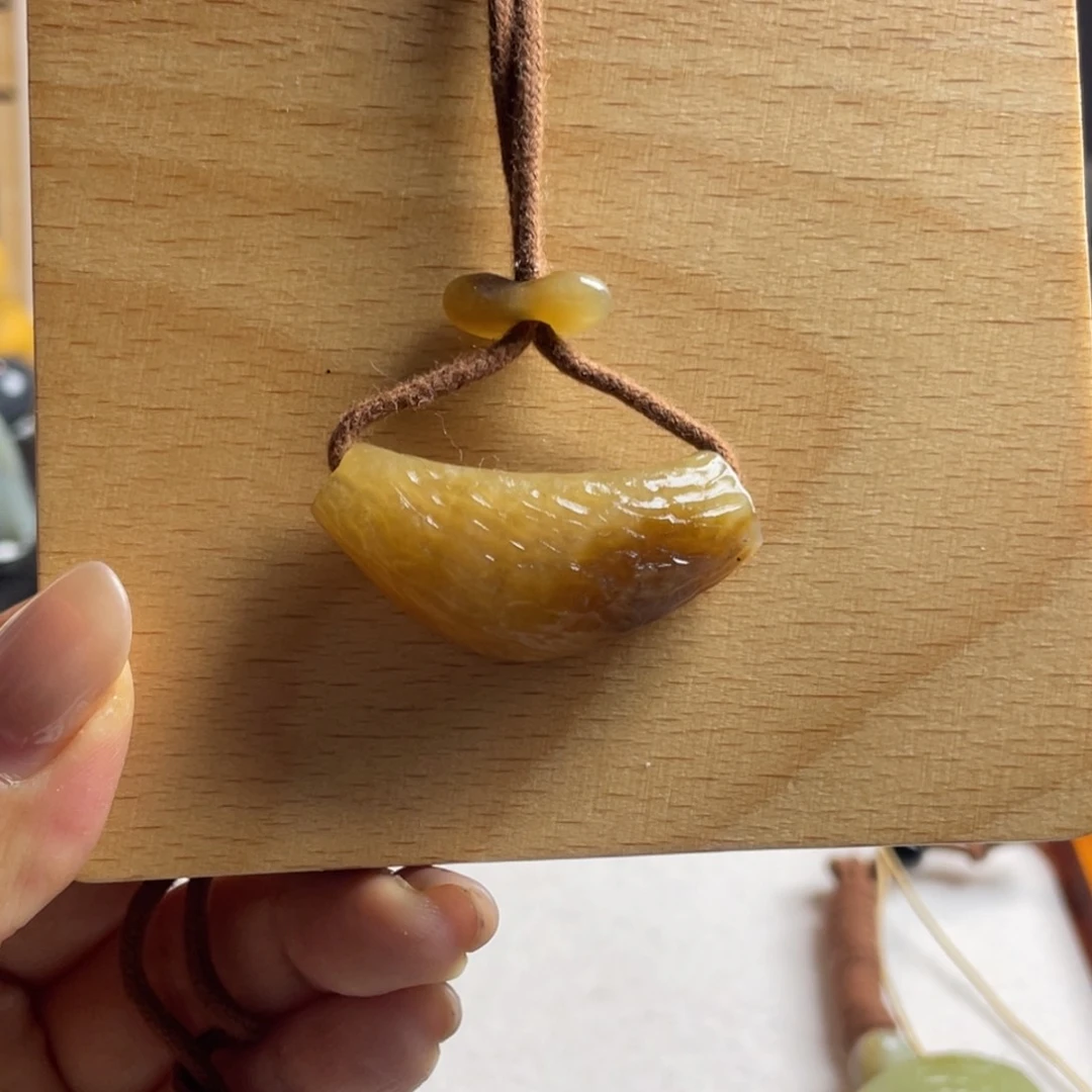 和田玉未镶嵌颈饰糖弯管