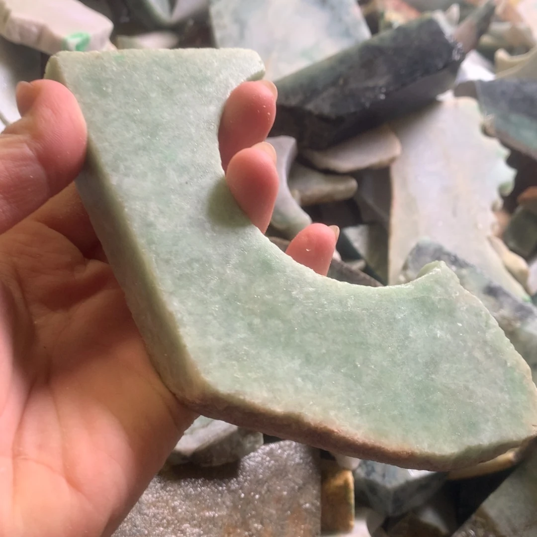 翡翠颈饰未镶嵌探****】缅甸翡翠