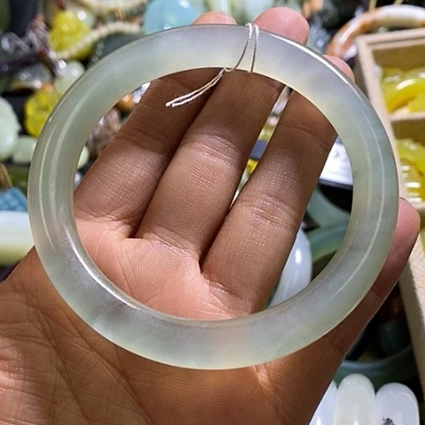 岫玉手镯未镶嵌58口径