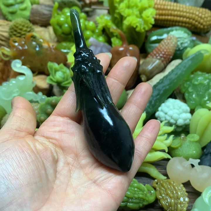 蛇纹石玉摆件未镶嵌海*咖