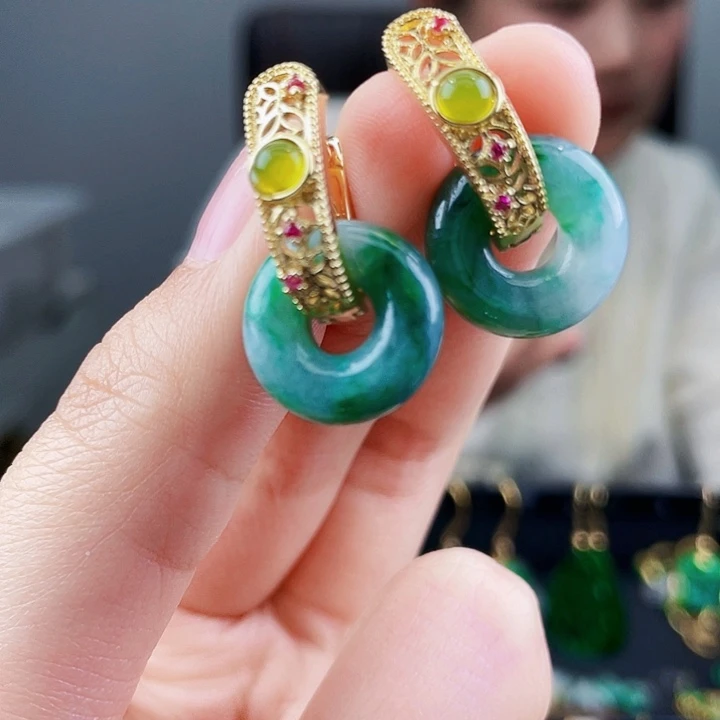 翡翠耳饰未镶嵌饰品