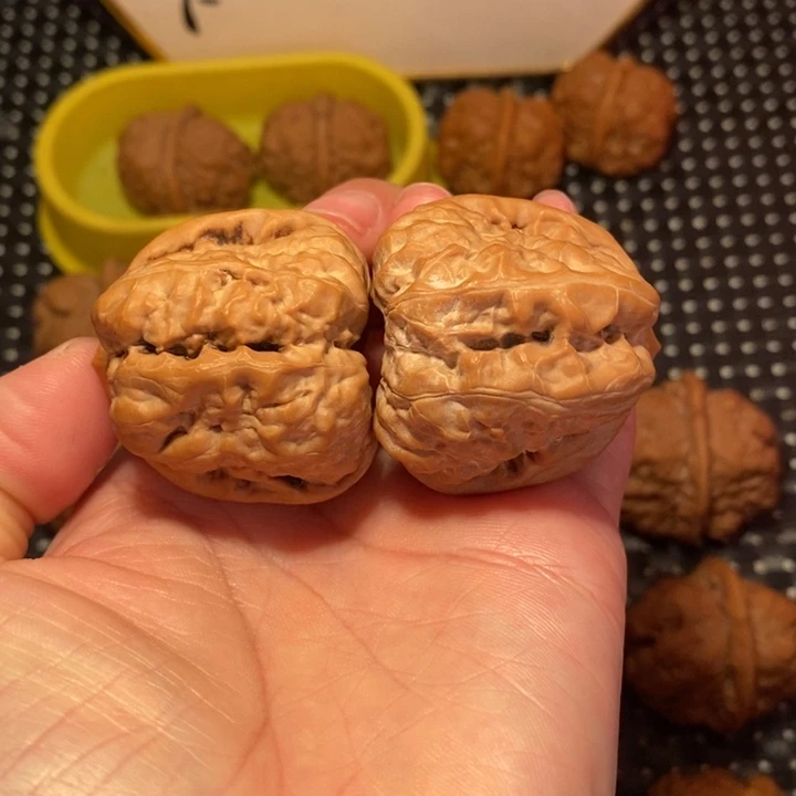 文玩核桃把件四深开一线天八腿蛙王