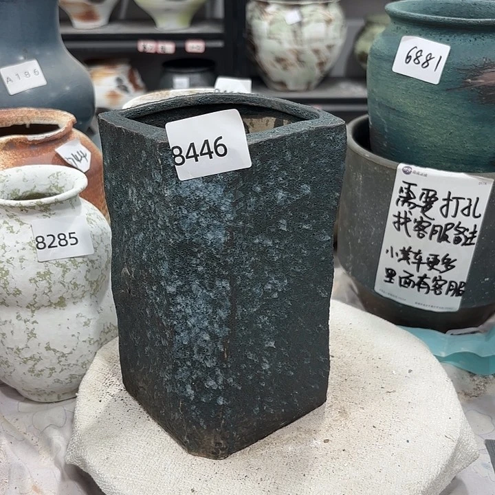 摆件高20，口11，有孔8446