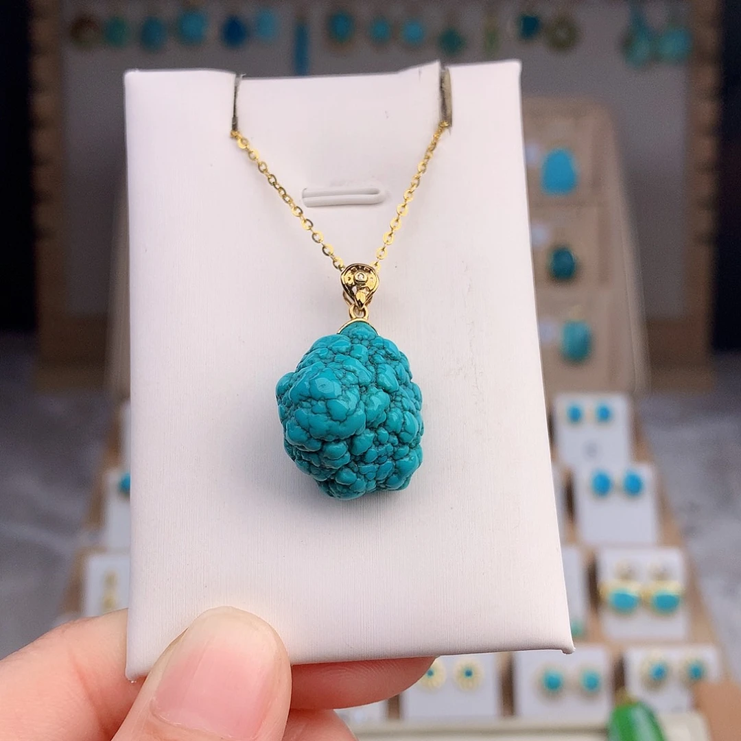 绿松石颈饰18K金镶嵌