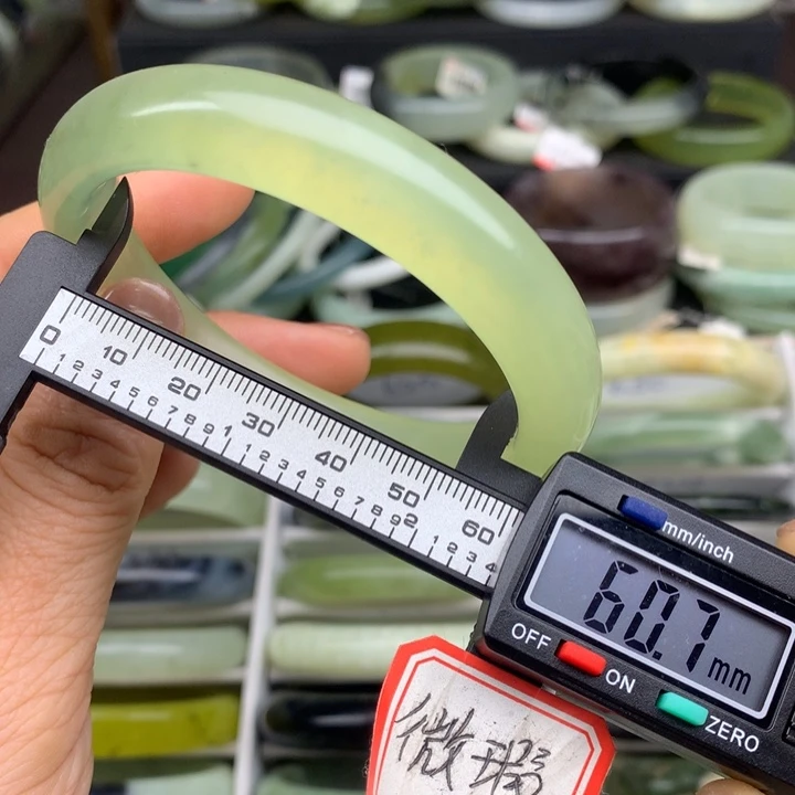 蛇纹石玉未镶嵌手镯627