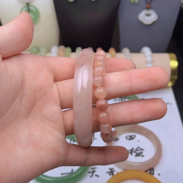 石英质玉（金丝玉）手镯未镶嵌59
