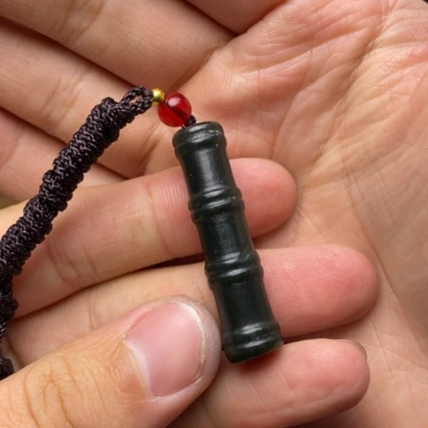 用***5和田玉未镶嵌颈饰