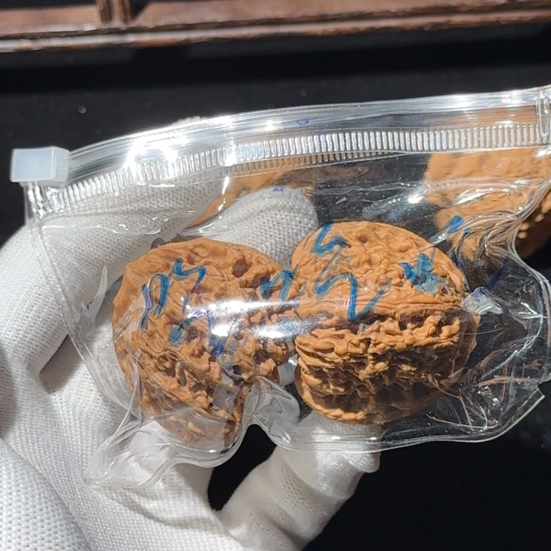 文玩核桃把件吃*吃40三角凹底