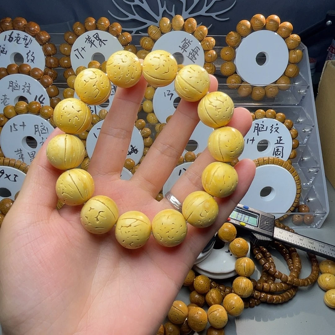 李***部脑纹桃核18+尺寸正圆