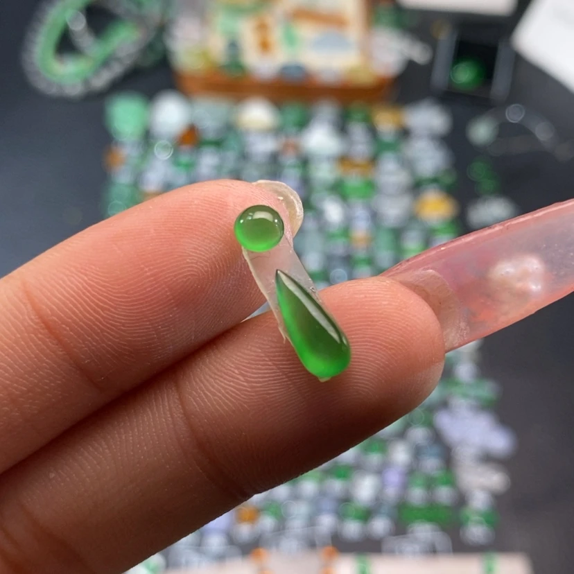 【闪购商品】翡翠挂件未镶嵌水滴