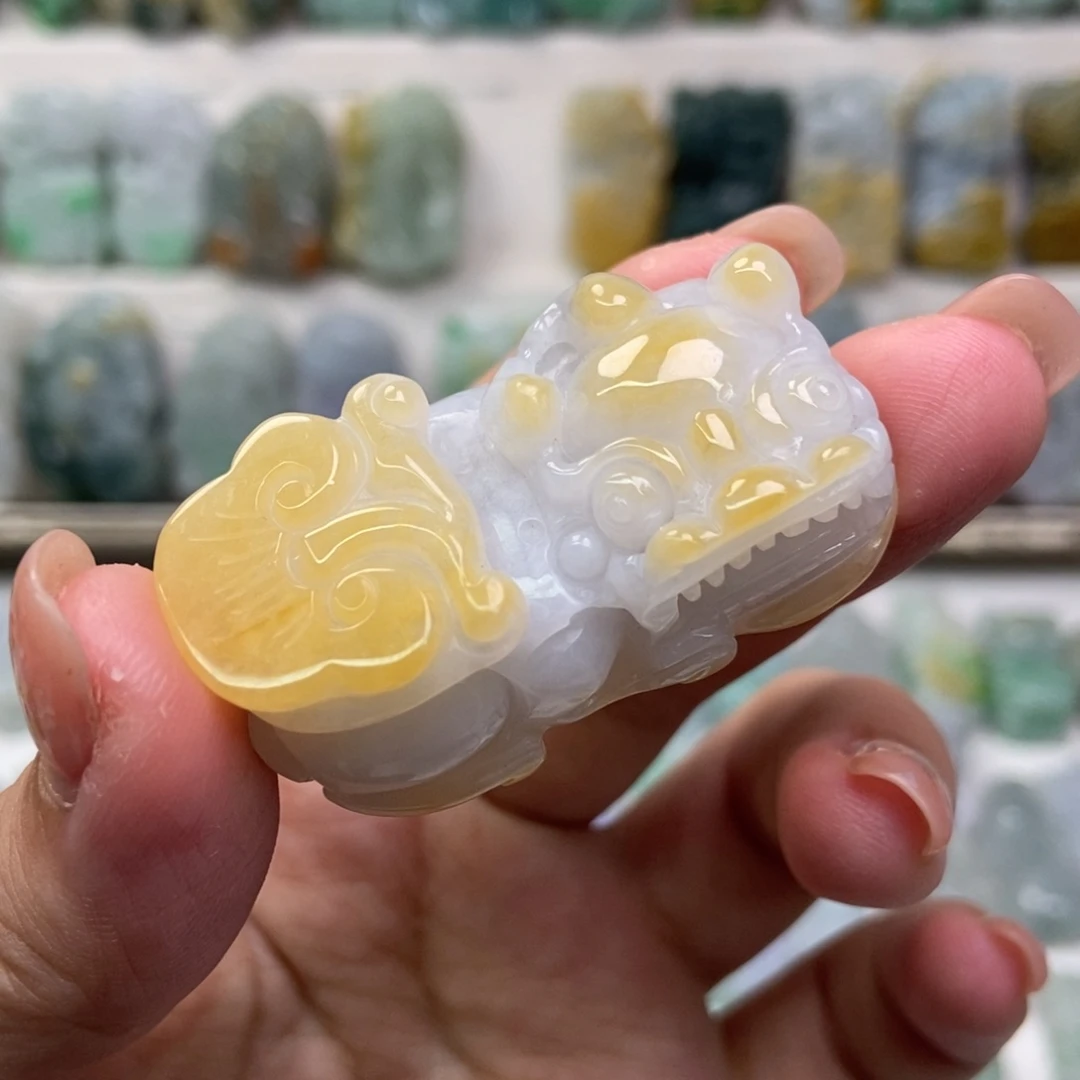 翡翠未镶嵌吊坠(赠链)
