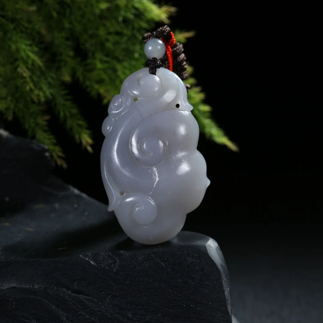 和田玉烟紫如意挂件