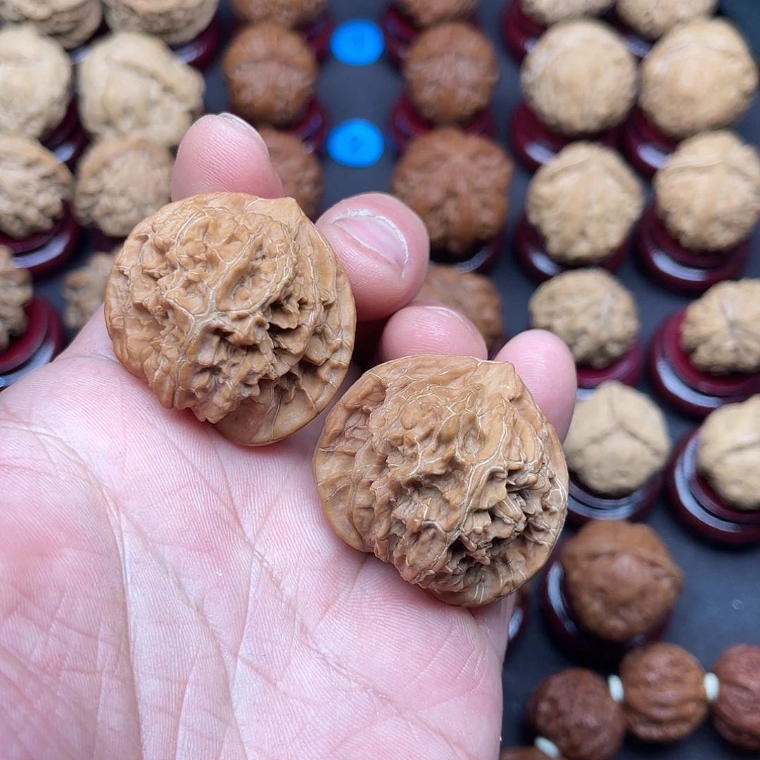 文玩核桃把件野生麻核桃