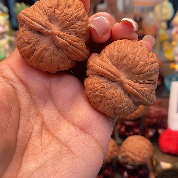 你***。文玩核桃吊坠42全品元宝