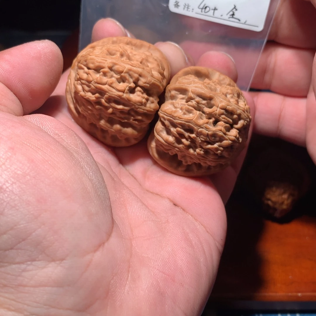 文玩核桃吊坠白狮子 196