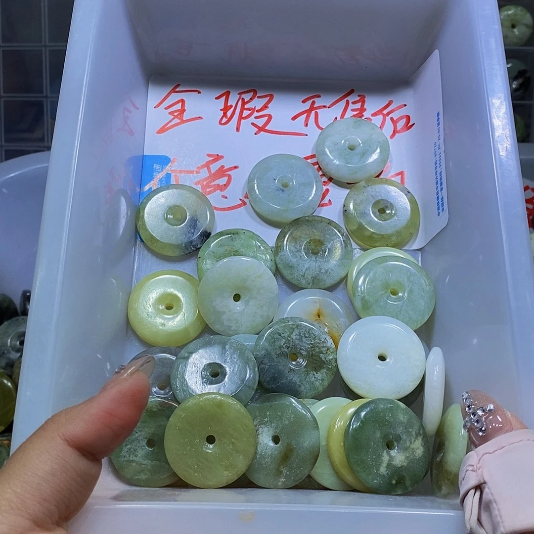 合金蛇纹石玉颈饰93