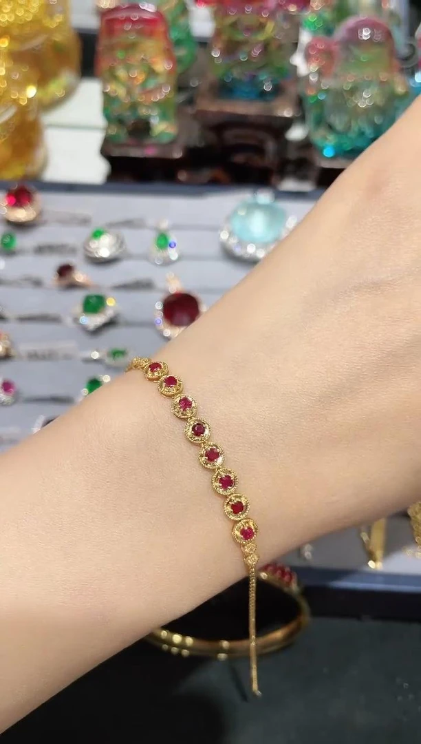 18K金镶嵌天然红宝石手链