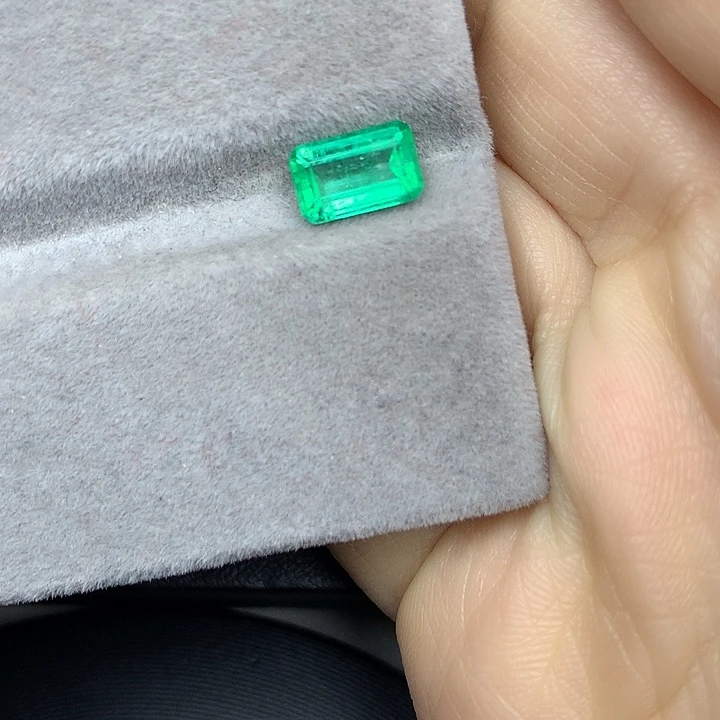 祖母绿裸石1.29ct哥伦比亚祖母绿