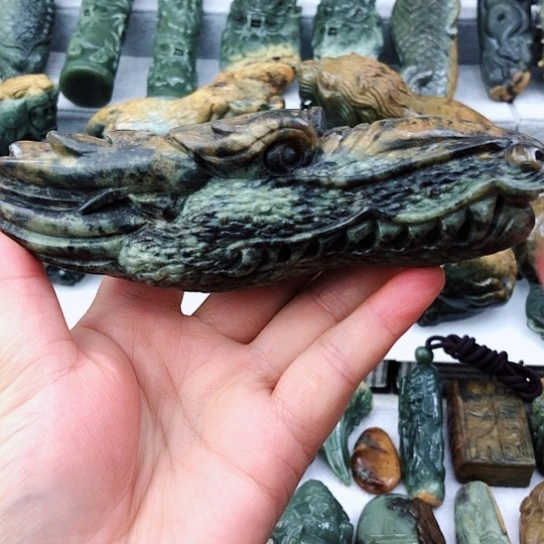 未镶嵌岫岩河磨玉（透闪石质玉）把件润*