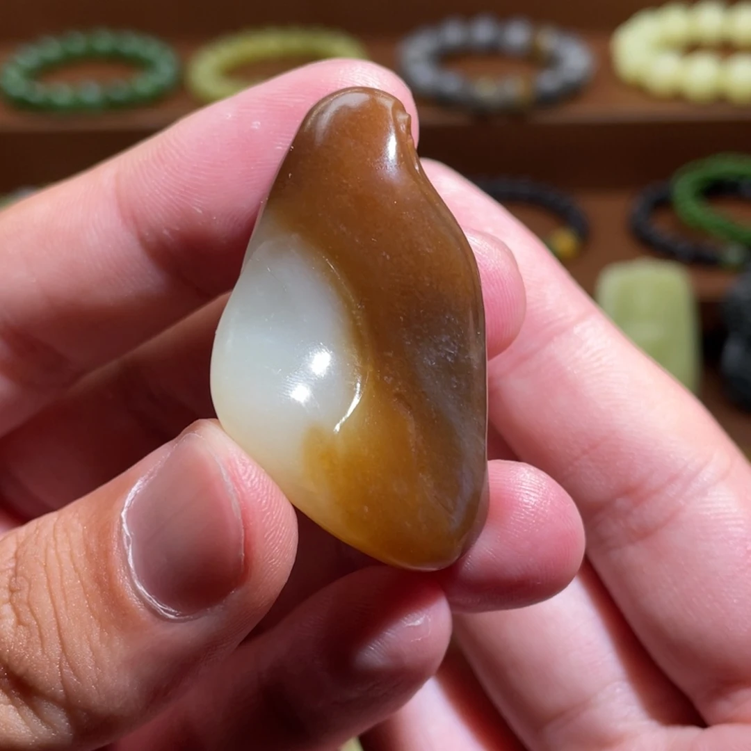 天***子和田玉未镶嵌颈饰