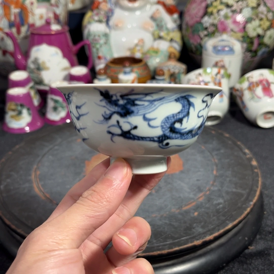 摆件青花龙纹压手杯
